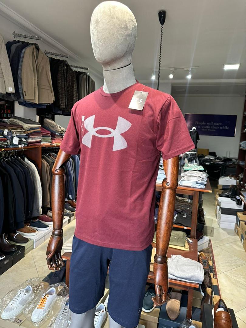 UNDER ARMOUR TEE
